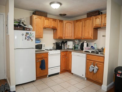 /international/us/217-kent-brookline-ma-110107317216/