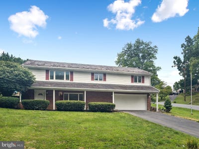 /international/us/2210-berkshire-road-lancaster-pa-110119604422/