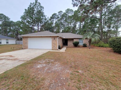 /international/us/2405-hemlock-drive-navarre-fl-110108493335/