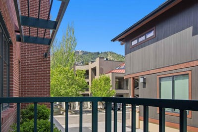 /international/us/111-s-1st-ave-ketchum-id-110108168965/