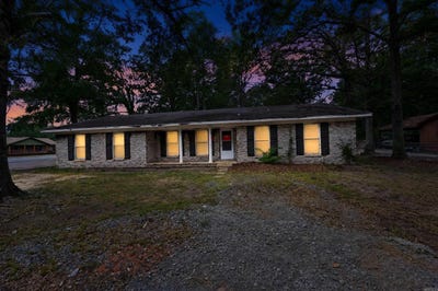 /international/us/10300-valley-drive-little-rock-ar-110109588897/