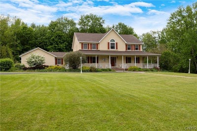 /international/us/8785-dinglehole-road-baldwinsville-ny-110108658079/