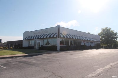 /international/us/1365-e-main-street-carbondale-il-110094907958/?lang=en