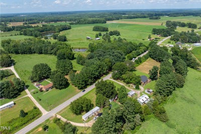 /international/us/2535-warrenton-road-henderson-nc-110101092113/