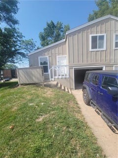 /international/us/8422-lane-place-raytown-mo-110101163954/