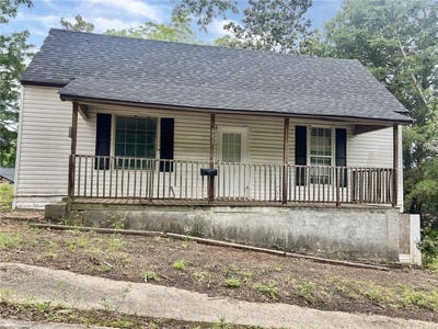 /international/us/301-hammett-street-honea-path-sc-110107893710/
