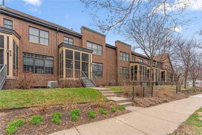 /international/us/821-thornton-street-se-minneapolis-mn-110107514381/