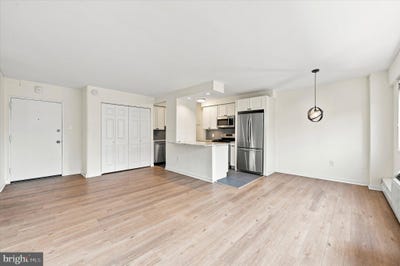 /international/us/2101-chestnut-street-philadelphia-pa-110119966059/