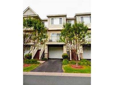 /international/us/2453-eagle-trace-lane-woodbury-mn-110108399202/