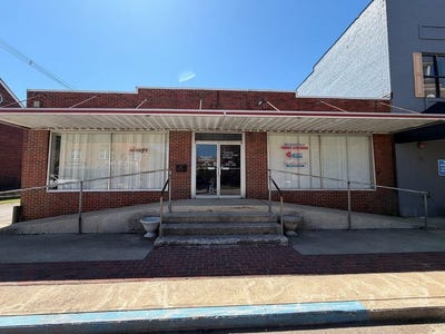 /international/us/38-s-church-street-salyersville-ky-110107981043/
