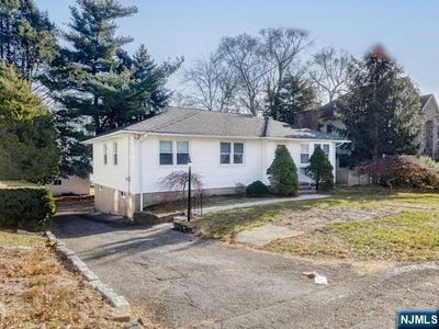 /international/us/59-herring-street-harrington-park-nj-110107311007/