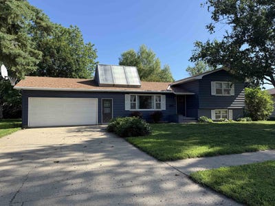 /international/us/946-e-lewis-st-vermillion-sd-110098463505/