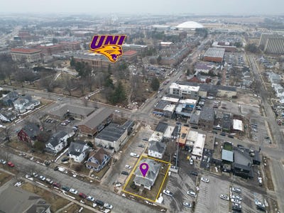 /international/us/2221-olive-street-cedar-falls-ia-110106443105/