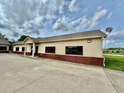 /international/us/805-bel-vista-dr-springfield-ky-110107688378/