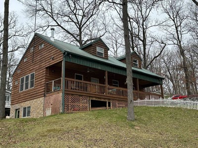 /international/us/16805-shady-lane-carlinville-il-110107779229/