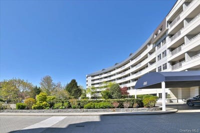 /international/us/100-harborview-drive-port-washington-ny-110108443786/