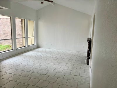 /international/us/8807-n-normandale-street-fort-worth-tx-110098494220/