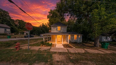 /international/us/424-n-3rd-street-thayer-mo-110110368549/