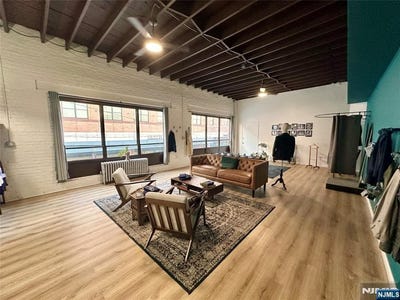 /international/us/348-360-360-bloomfield-avenue-montclair-nj-110097133141/?lang=pt