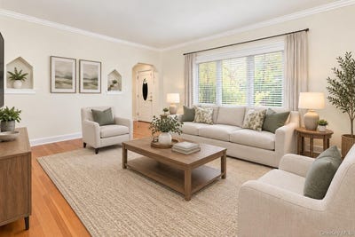 /international/us/93-gilmore-boulevard-floral-park-ny-110119632391/