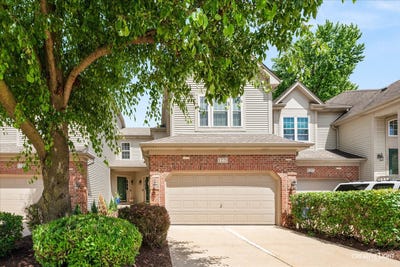 /international/us/1221-oakleaf-court-aurora-il-110108824821/