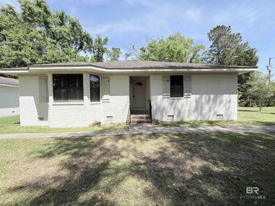 /international/us/106-s-beech-street-foley-al-110106556625/