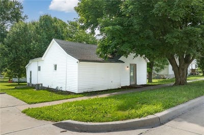 /international/us/205-s-6th-street-savannah-mo-110108504274/