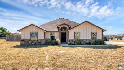 /international/us/165-lakeview-circle-la-vernia-tx-110095234935/