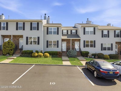 /international/us/10-peachtree-lane-jamesburg-nj-110108202502/