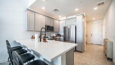 /international/us/2511-w-queen-creek-road-chandler-az-110103378082/