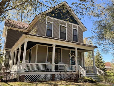 /international/us/303-e-5th-st-washburn-wi-110108258144/