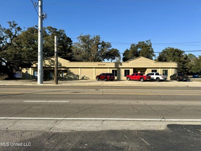 /international/us/2030-pass-road-lot-b-and-c-biloxi-ms-110105310494/