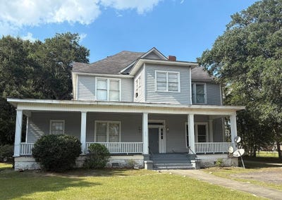 /international/us/211-e-brooks-st-kingstree-sc-110119969432/