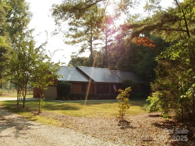 /international/us/3805-hwy-324-road-rock-hill-sc-110100863364/