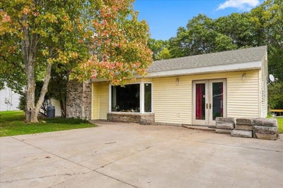 /international/us/304-235th-street-osceola-wi-110119992692/
