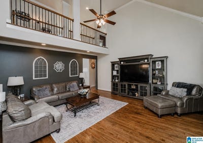 /international/us/385-grey-oaks-drive-pelham-al-110107309888/