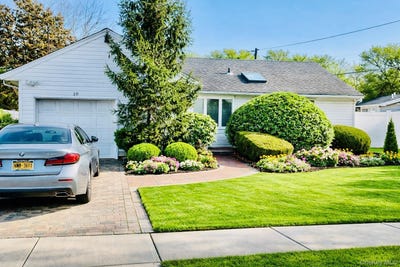 /international/us/39-laurel-hill-road-valley-stream-ny-110107037500/