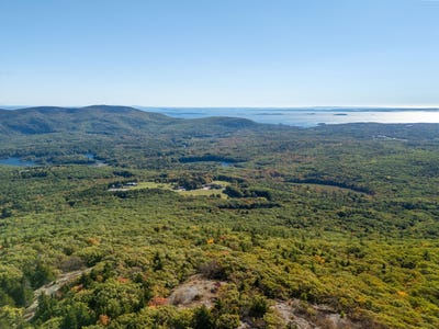 /international/us/2-bald-mountain-road-camden-me-110099474833/