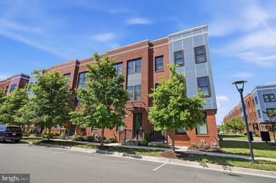 /international/us/9146-power-house-road-lorton-va-110108010123/