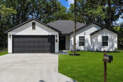 /international/us/134-sierra-madre-street-payne-springs-tx-110109193778/