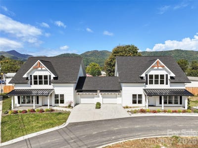 /international/us/11-and-15-riemar-lane-waynesville-nc-110107630865/