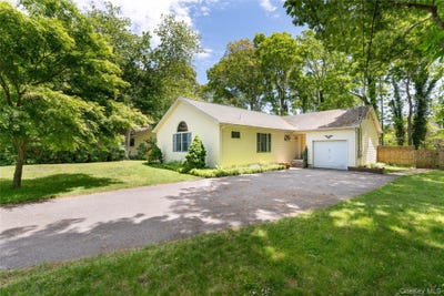 /international/us/47-suffolk-road-hampton-bays-ny-110108423804/