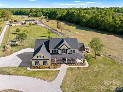 /international/us/417-clontz-road-indian-trail-nc-110107851207/