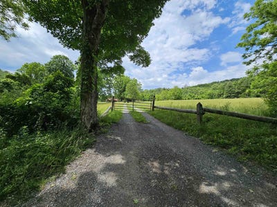 /international/us/2105-coles-mountain-rd-hot-springs-va-110108871897/