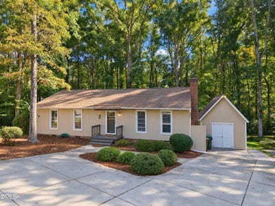 /international/us/1219-maybole-court-cary-nc-110120460782/