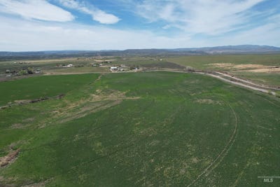 /international/us/greenfield-road-vale-or-110107227096/