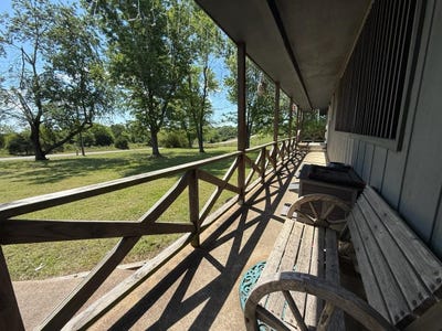 /international/us/10346-highway-289-mammoth-spring-ar-110107750378/