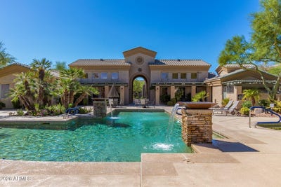/international/us/16013-s-desert-foothills-parkway-phoenix-az-110106694113/