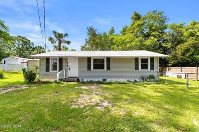 /international/us/947-11th-avenue-graceville-fl-110107860398/