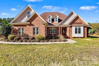 /international/us/170-saint-james-way-salisbury-nc-110104237689/